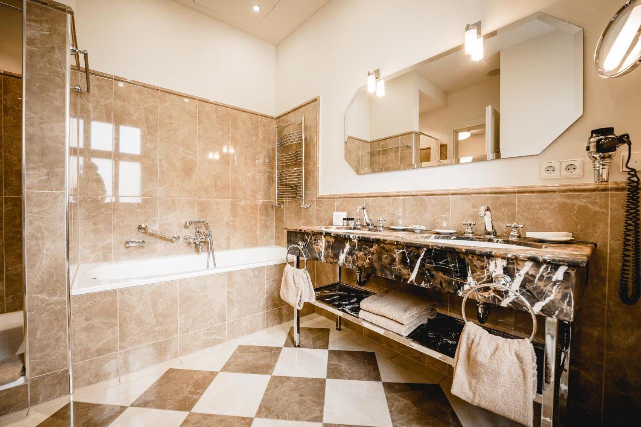 לינה וארוחת בוקר Eltville am Rhein Residenz Weingut Schloss Reinhartshausen מראה חיצוני תמונה